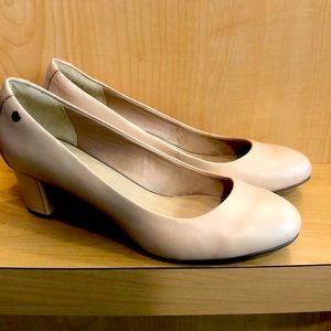 Hush Puppies Nude Leather Block Heel Pumps 10W